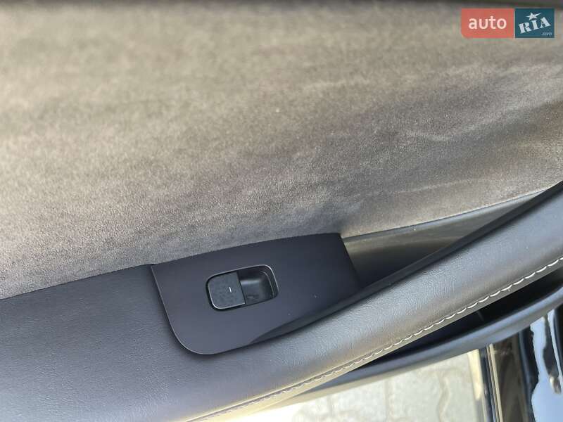 Седан Tesla Model 3 2021 в Львове