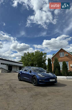 Седан Tesla Model 3 2021 в 