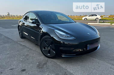 Седан Tesla Model 3 2023 в Черкасах