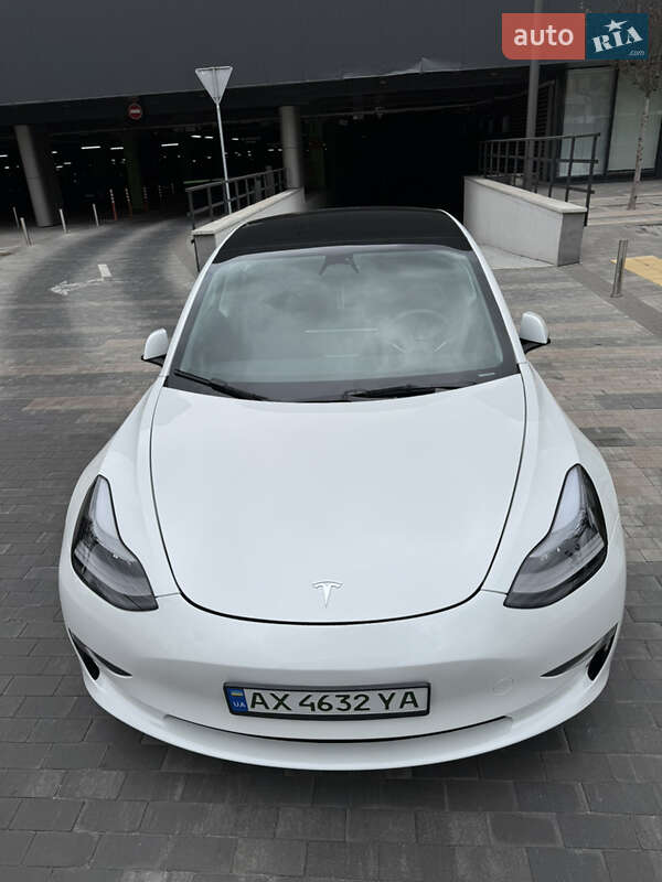 Седан Tesla Model 3 2023 в Киеве