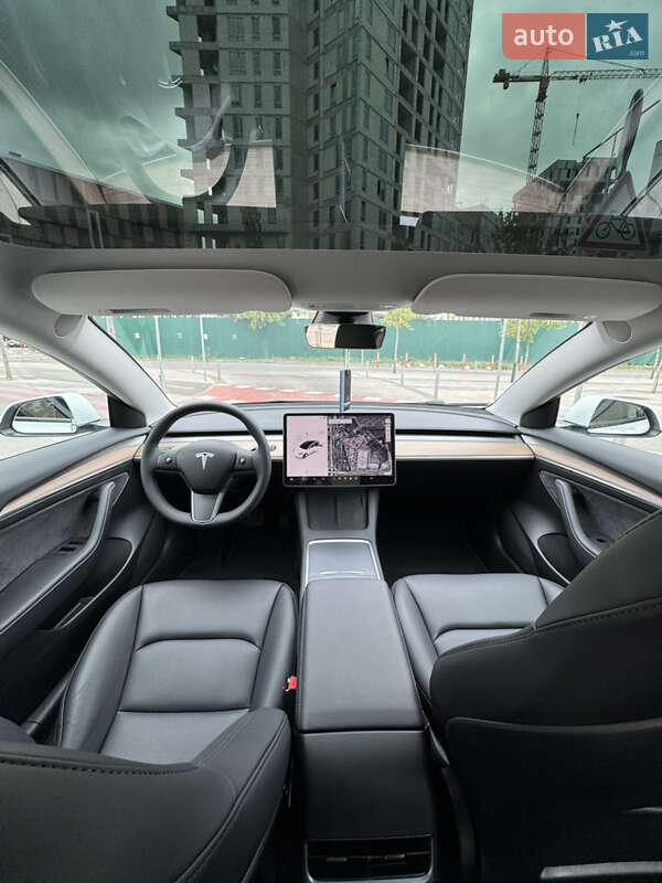 Седан Tesla Model 3 2023 в Киеве