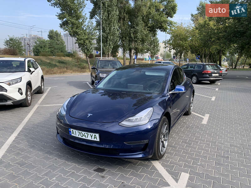 Tesla Model 3 2020