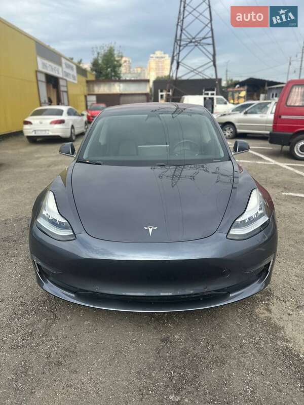 Седан Tesla Model 3 2019 в Києві