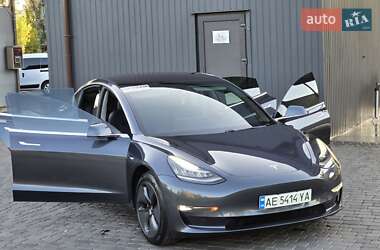 Седан Tesla Model 3 2019 в Першотравенске