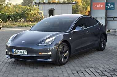 Седан Tesla Model 3 2019 в Першотравенске