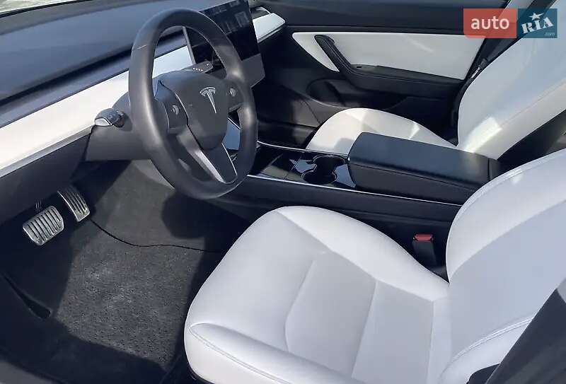 Седан Tesla Model 3 2019 в Білій Церкві