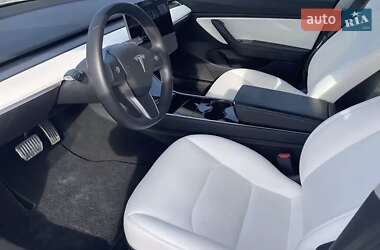 Седан Tesla Model 3 2019 в 