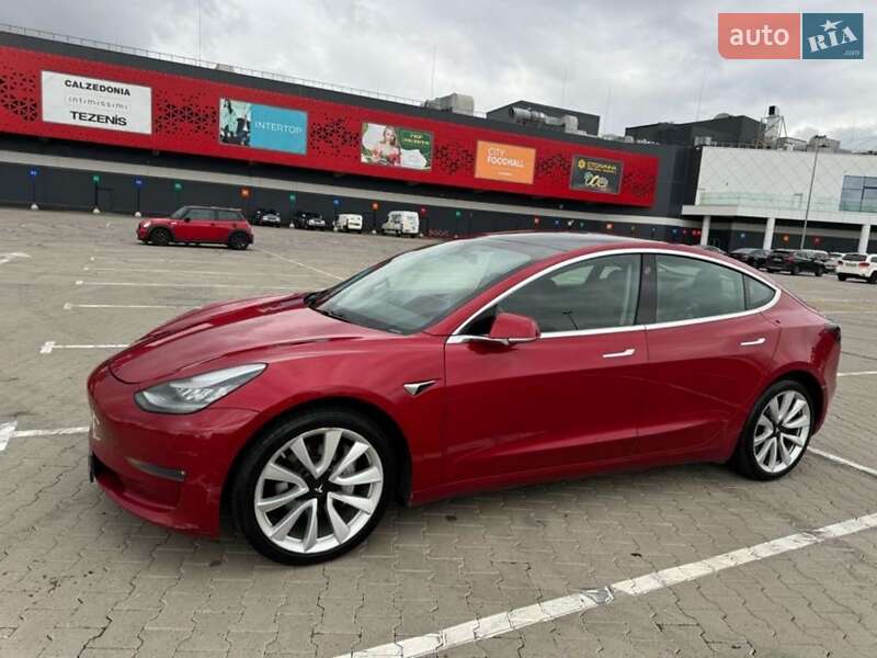 Седан Tesla Model 3 2019 в Киеве
