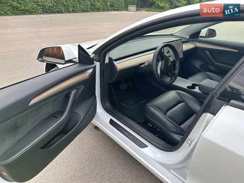 Седан Tesla Model 3 2021 в Днепре