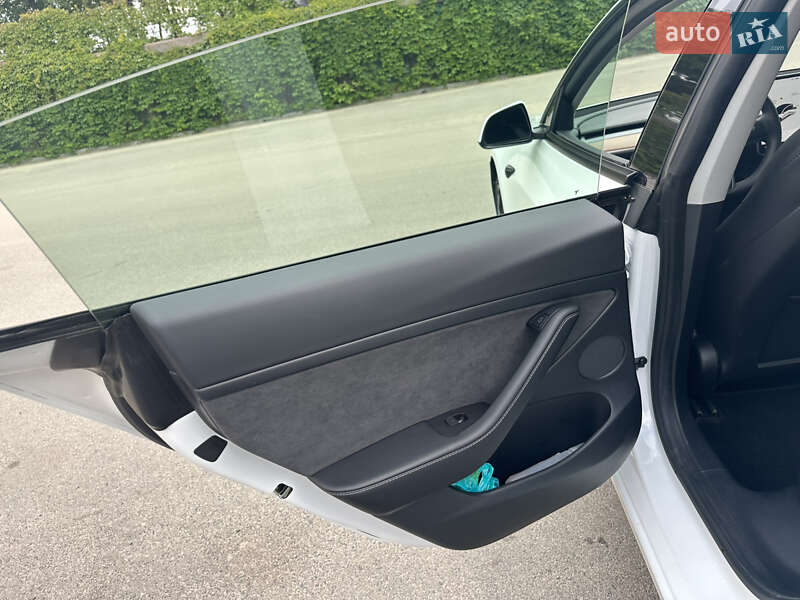 Седан Tesla Model 3 2021 в Днепре