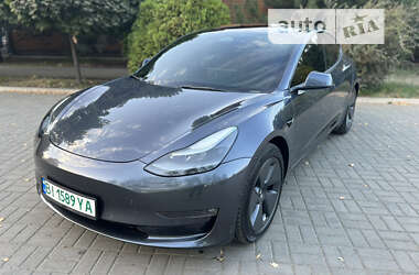 Седан Tesla Model 3 2022 в Кременчуці