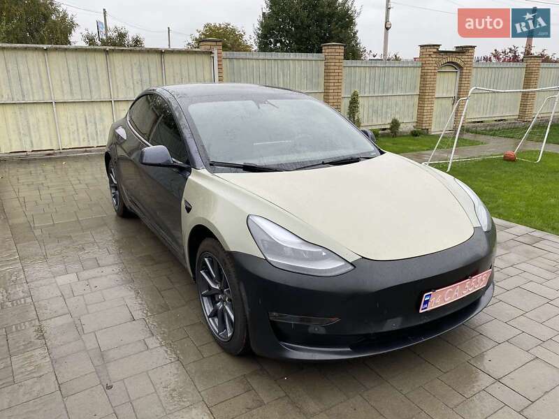 Седан Tesla Model 3 2023 в Києві