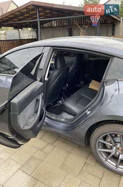 Седан Tesla Model 3 2023 в Києві