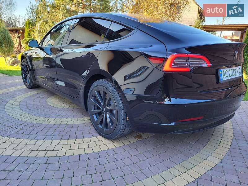 Седан Tesla Model 3 2021 в Луцьку