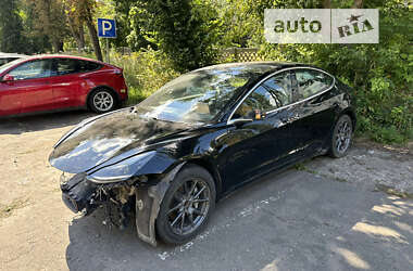 Седан Tesla Model 3 2019 в Киеве