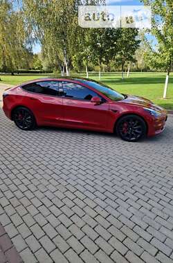 Седан Tesla Model 3 2021 в 