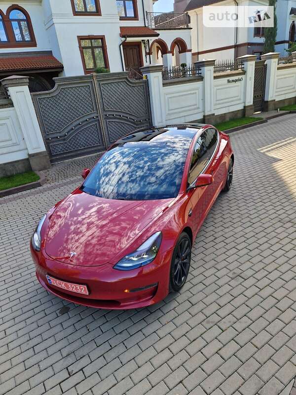 Седан Tesla Model 3 2021 в Рівному