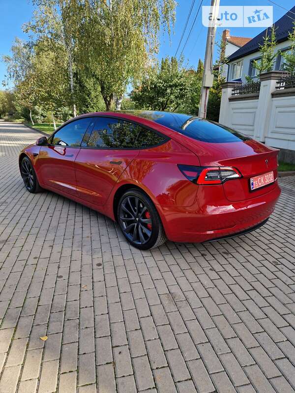 Седан Tesla Model 3 2021 в Рівному