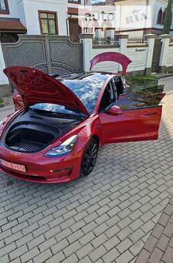 Седан Tesla Model 3 2021 в 