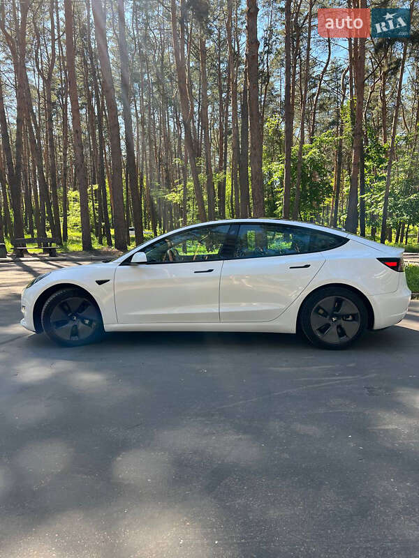 Седан Tesla Model 3 2021 в Черкасах