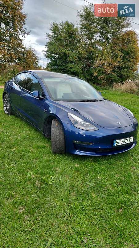 Седан Tesla Model 3 2022 в Самборі