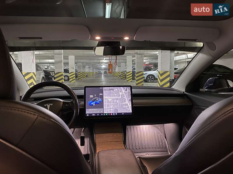 Седан Tesla Model 3 2018 в Дніпрі