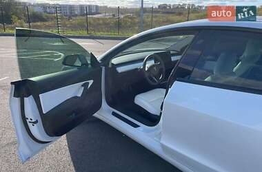 Седан Tesla Model 3 2021 в 