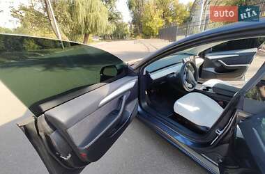Седан Tesla Model 3 2022 в Кривом Роге