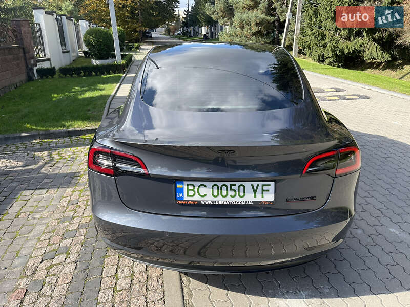 Седан Tesla Model 3 2020 в Львові