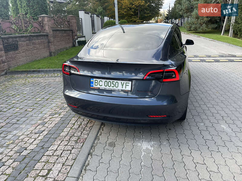 Седан Tesla Model 3 2020 в Львове