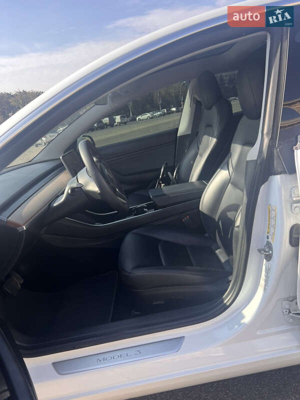 Седан Tesla Model 3 2020 в Харькове