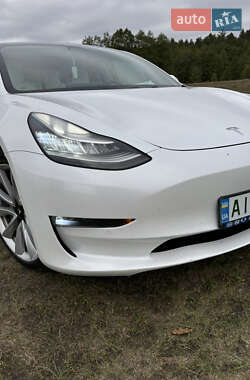 Седан Tesla Model 3 2019 в Белой Церкви