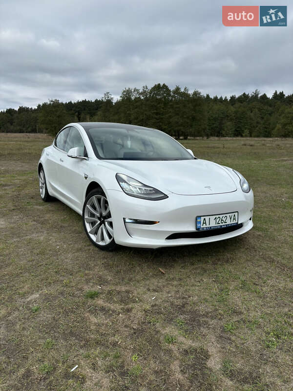 Седан Tesla Model 3 2019 в Білій Церкві