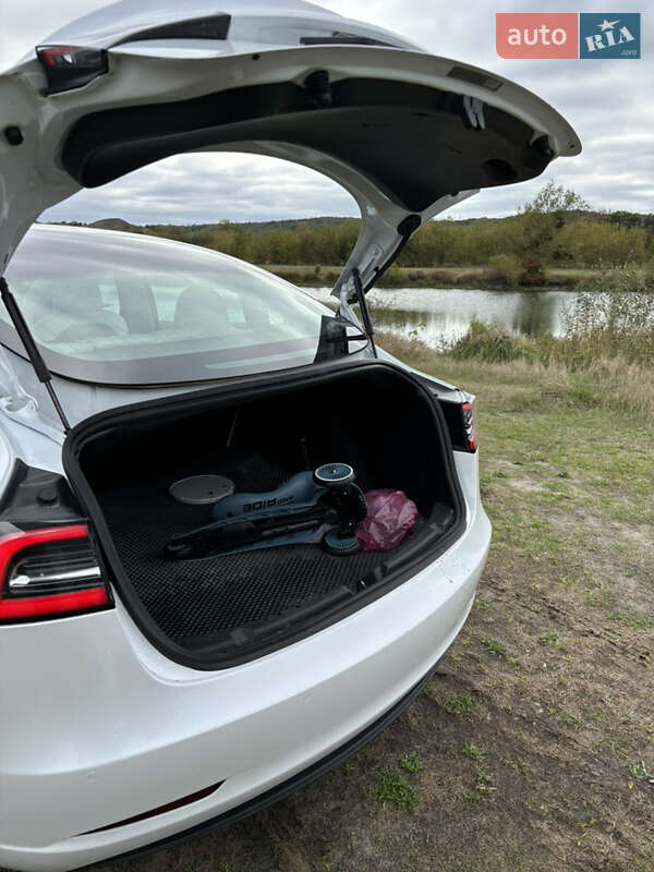Седан Tesla Model 3 2019 в Білій Церкві
