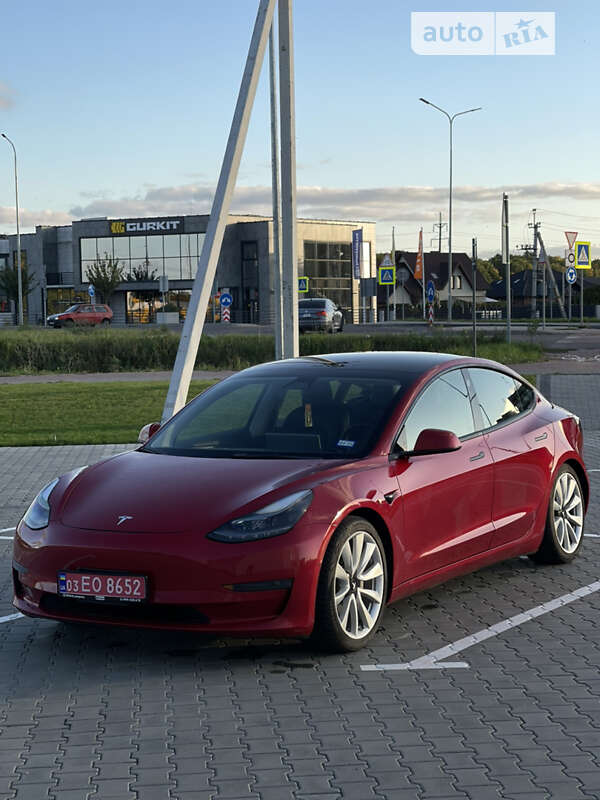 Седан Tesla Model 3 2022 в Луцьку