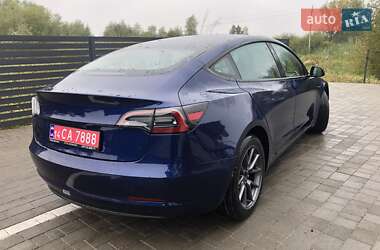 Седан Tesla Model 3 2023 в Львові