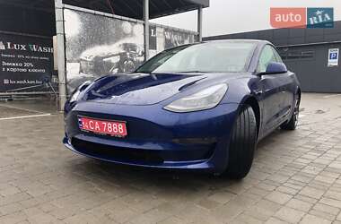 Седан Tesla Model 3 2023 в Львове