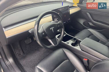 Седан Tesla Model 3 2019 в Жовтанцах