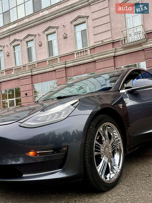 Седан Tesla Model 3 2019 в Одессе