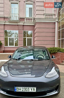 Седан Tesla Model 3 2019 в Одесі