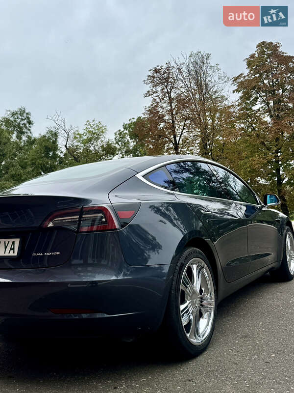 Седан Tesla Model 3 2019 в Одессе