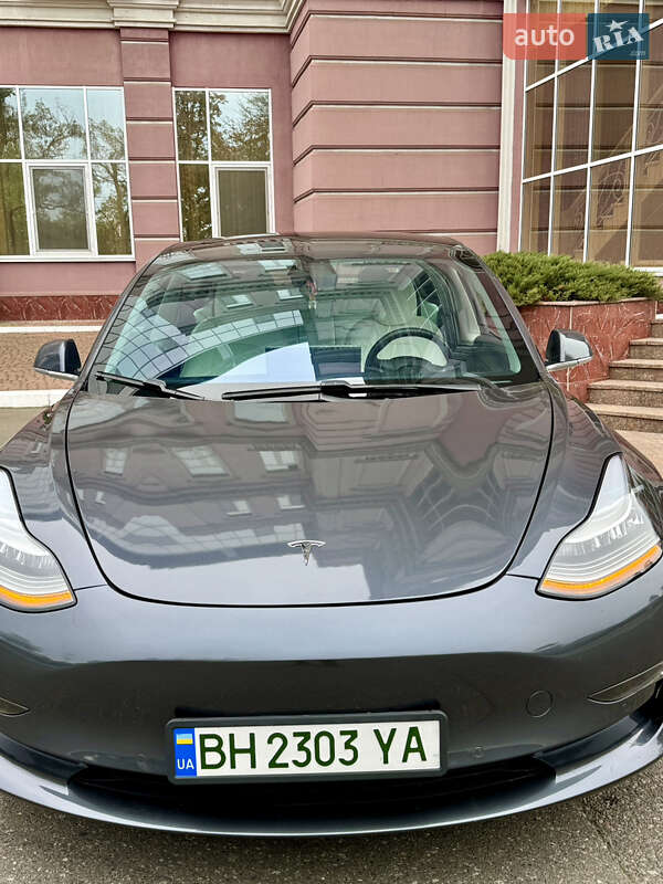 Седан Tesla Model 3 2019 в Одессе