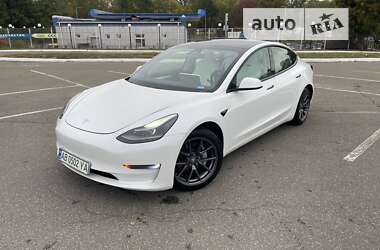 Седан Tesla Model 3 2021 в Киеве