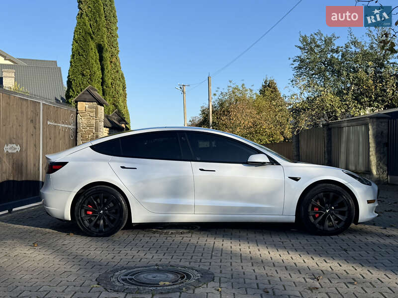 Седан Tesla Model 3 2022 в Надворной