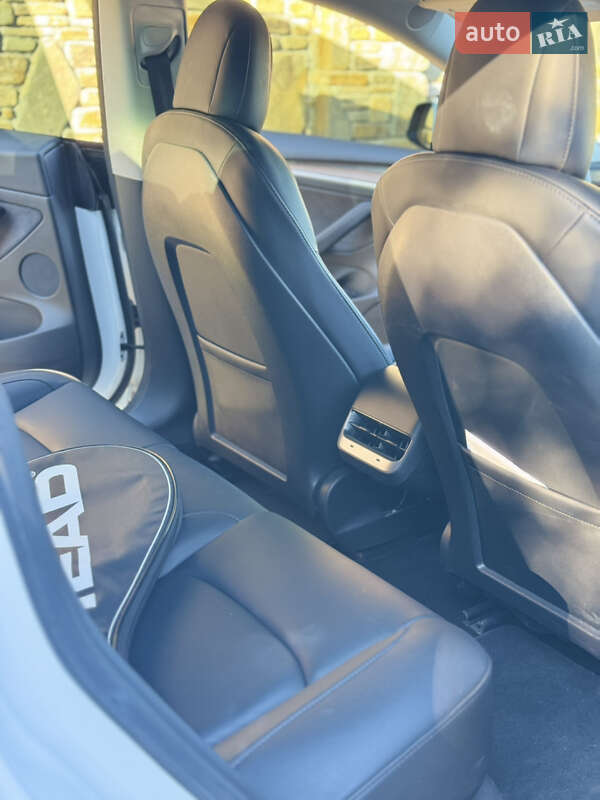 Седан Tesla Model 3 2022 в Надворной