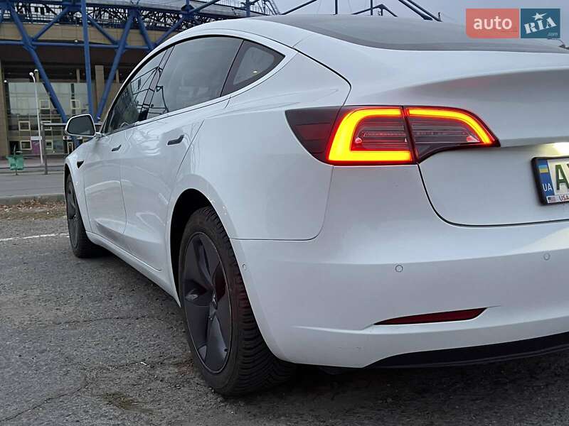 Седан Tesla Model 3 2018 в Харькове