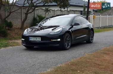 Седан Tesla Model 3 2021 в 