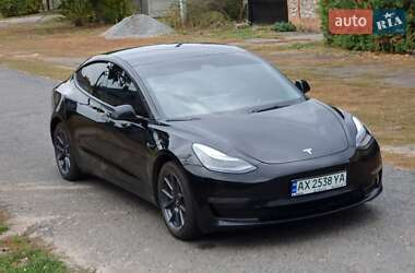 Седан Tesla Model 3 2021 в 