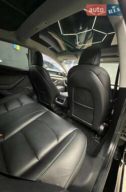 Седан Tesla Model 3 2021 в 