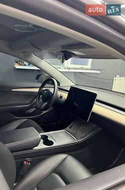 Седан Tesla Model 3 2021 в 